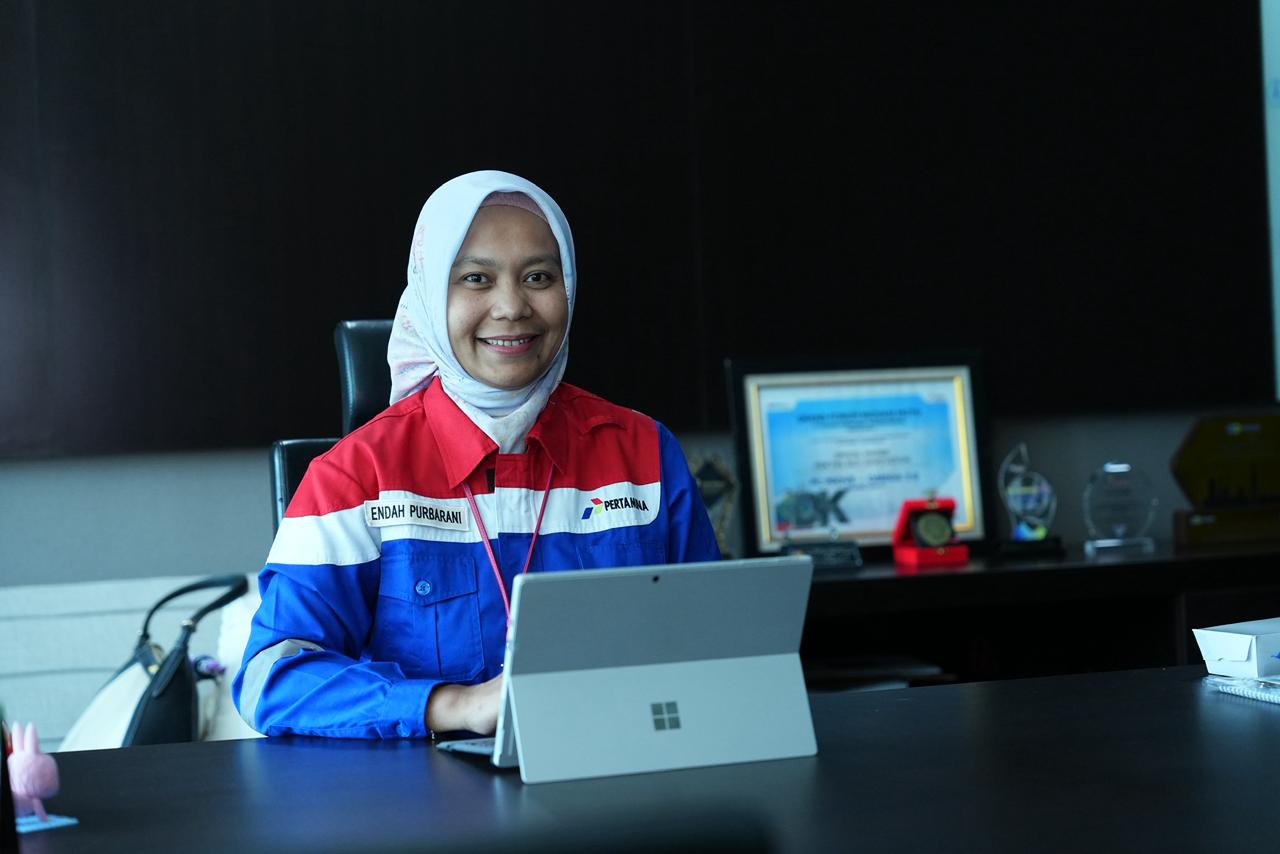 APA KAE!. Endah Purbarani dan Nyala Kartini di Pertamina Patra Niaga Kilang Cilacap: Menembus Batas, Mengalirkan Inovasi