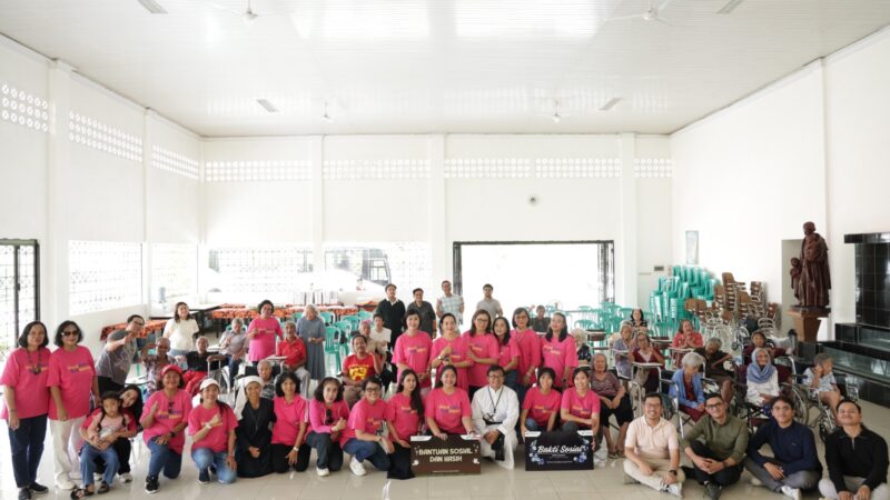 Hangatnya Paskah di Panti Wredha, Bakor Umkris dan PWK RU IV Cilacap Berbagi Kasih untuk Opa dan Oma