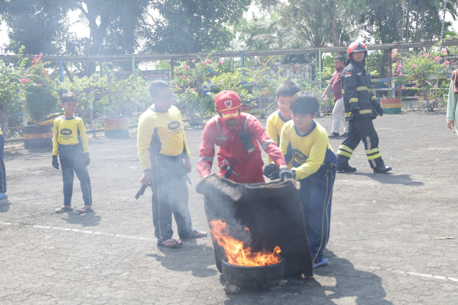Pembelajaran Penanganan Api Sejak Dini, Warnai International Firefighters’ Day 2026 di RU IV Cilacap