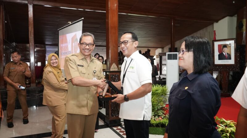Kontribusi Data Berkualitas, Pertamina Patra Niaga RU Cilacap Raih Penghargaan Excellence BPS