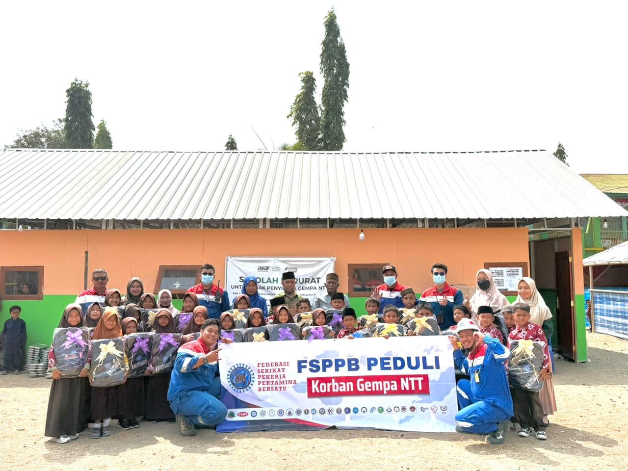 Merajut Kembali Harapan dari Ruang Kelas, FSPPB & Perwira Kilang Cilacap Hadir untuk NTT